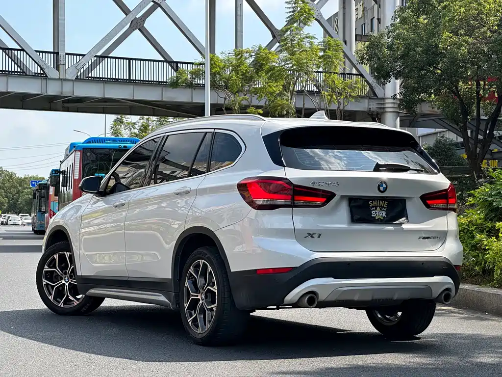 BMW X1 — фото 5