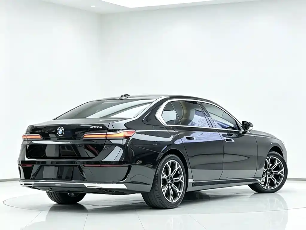 BMW 7 Series — фото 4
