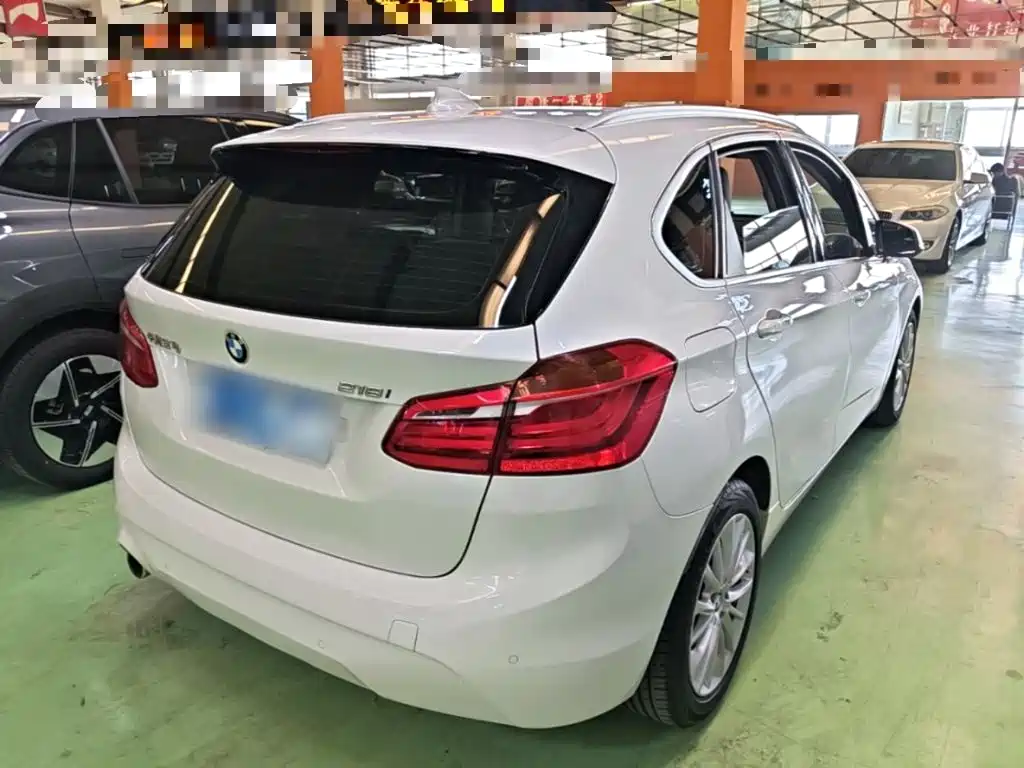 BMW 2 Series Active Tourer — фото 6