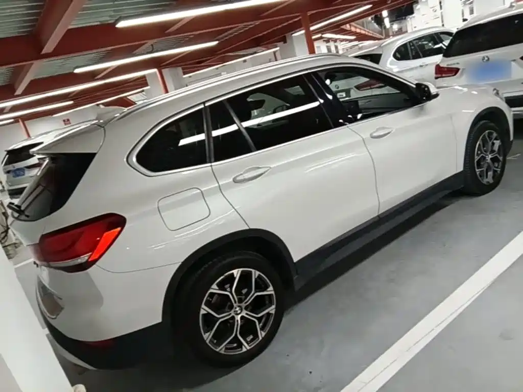 BMW X1 — фото 4