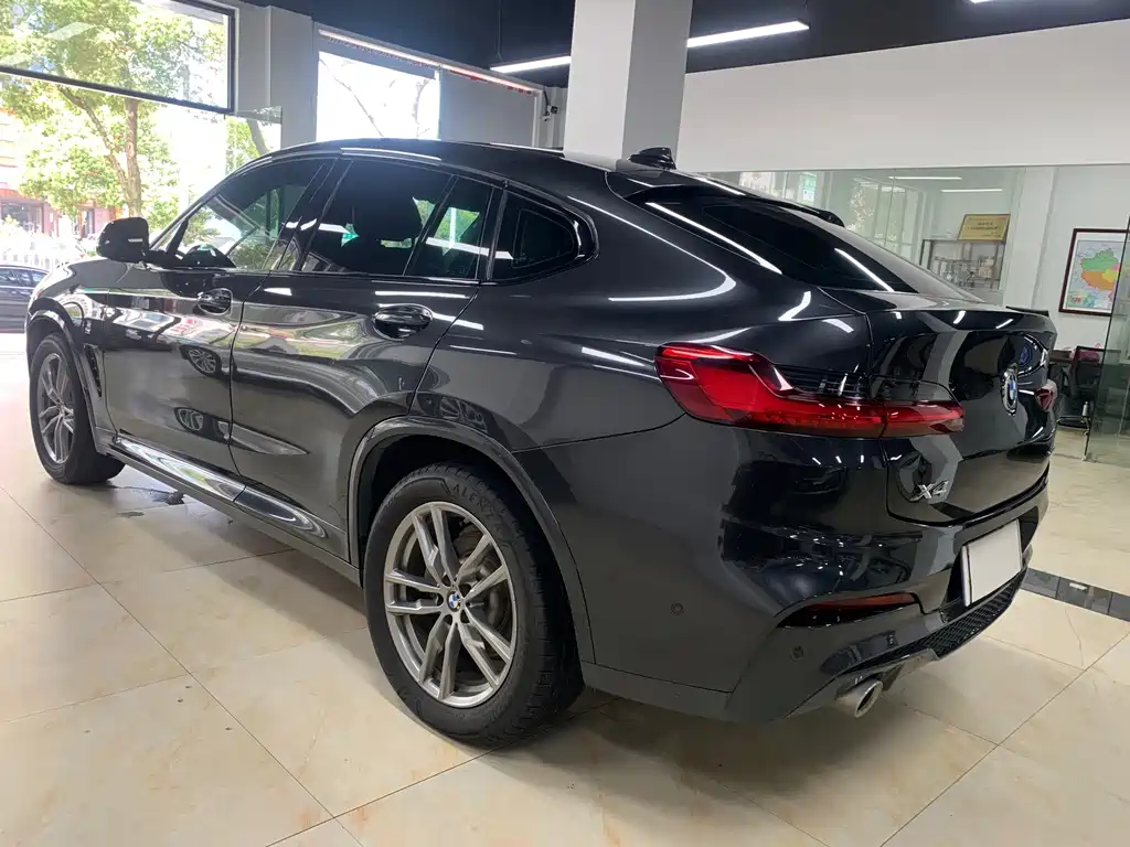 BMW X4 — фото 4