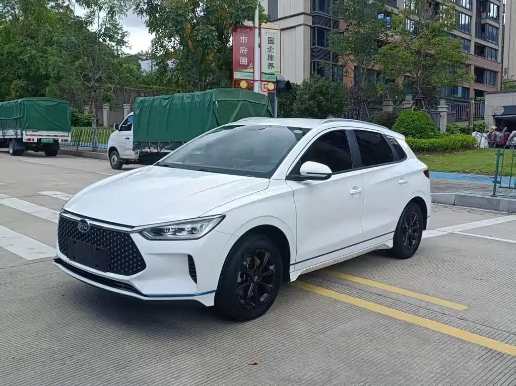 BYD e2
