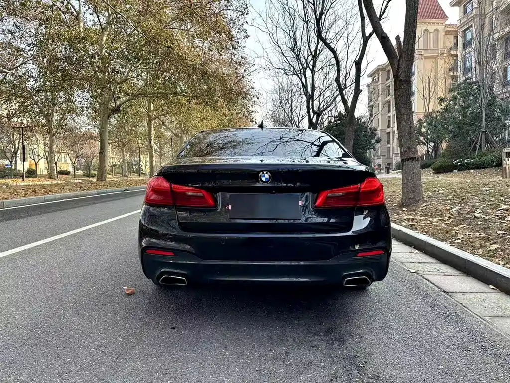 BMW 5 Series — фото 9