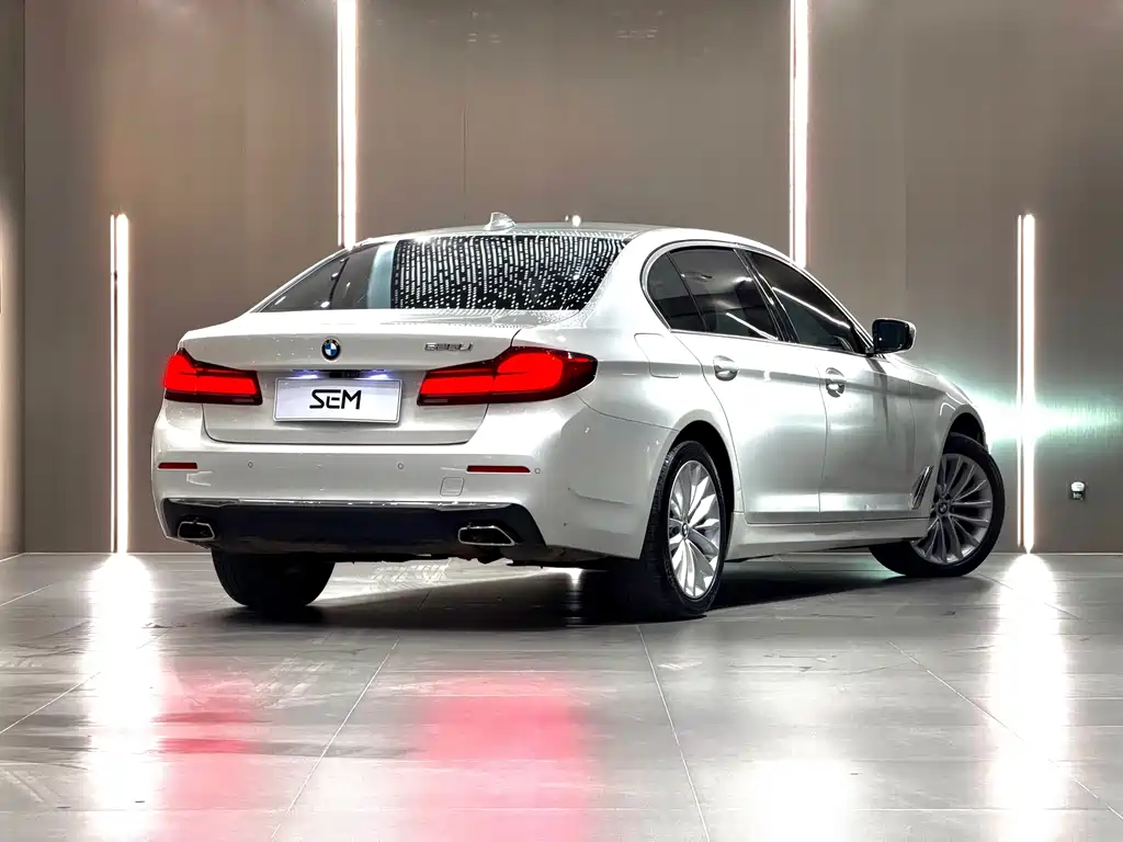 BMW 5 Series — фото 4