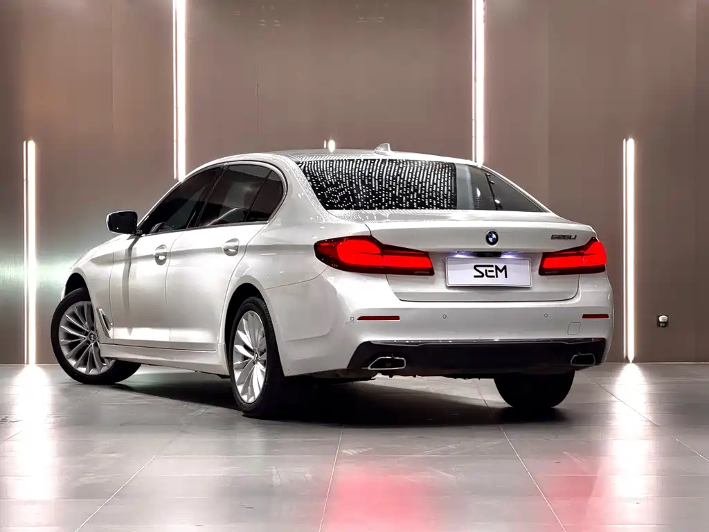 BMW 5 Series — фото 6