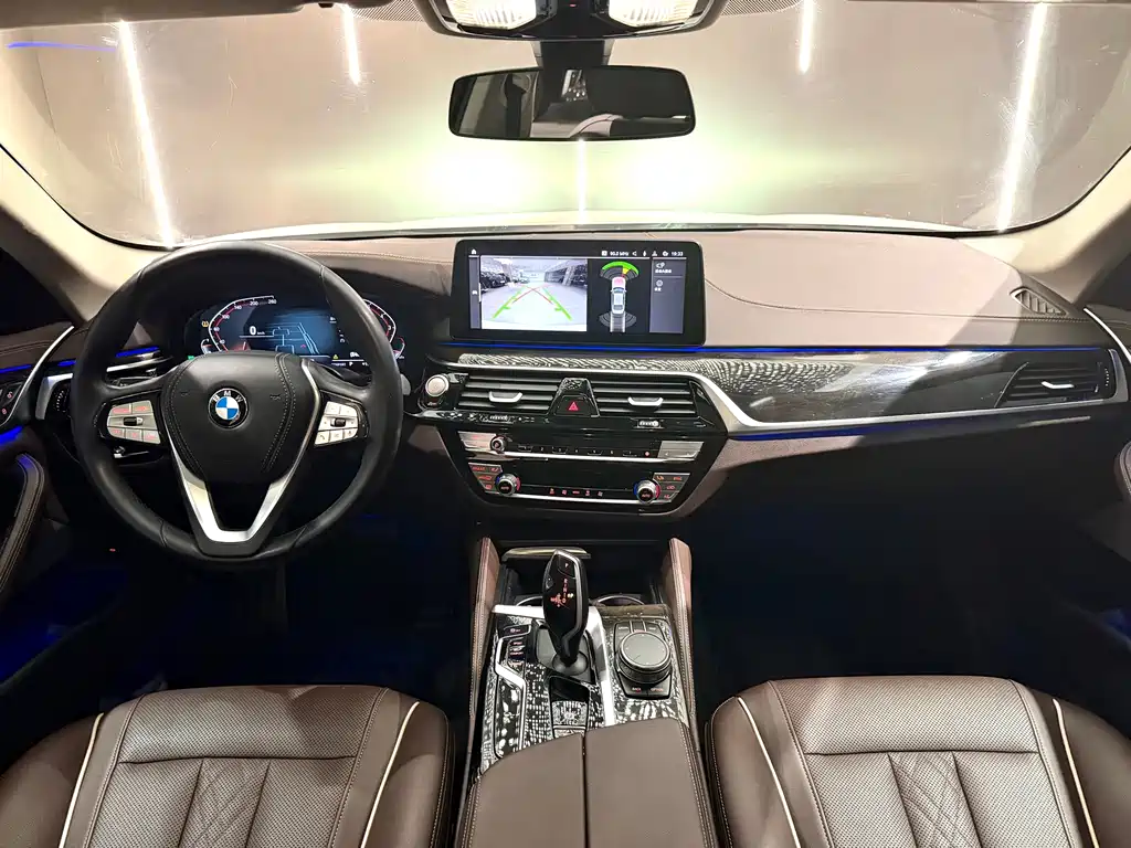 BMW 5 Series — фото 9