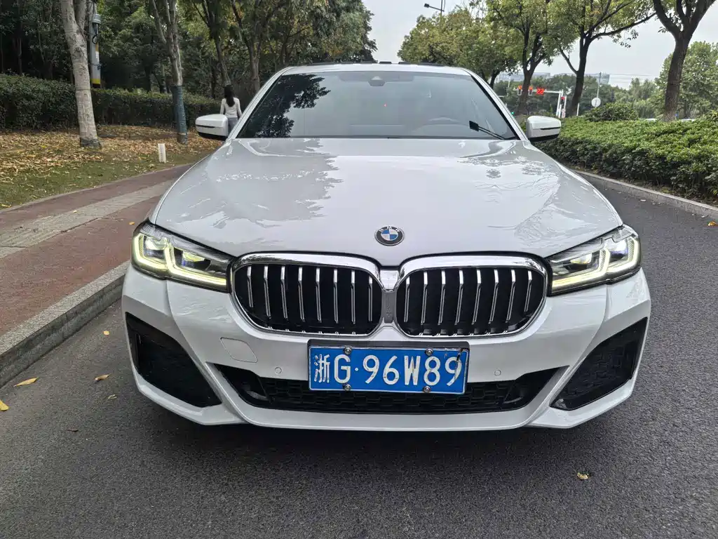 BMW 5 Series — фото 2