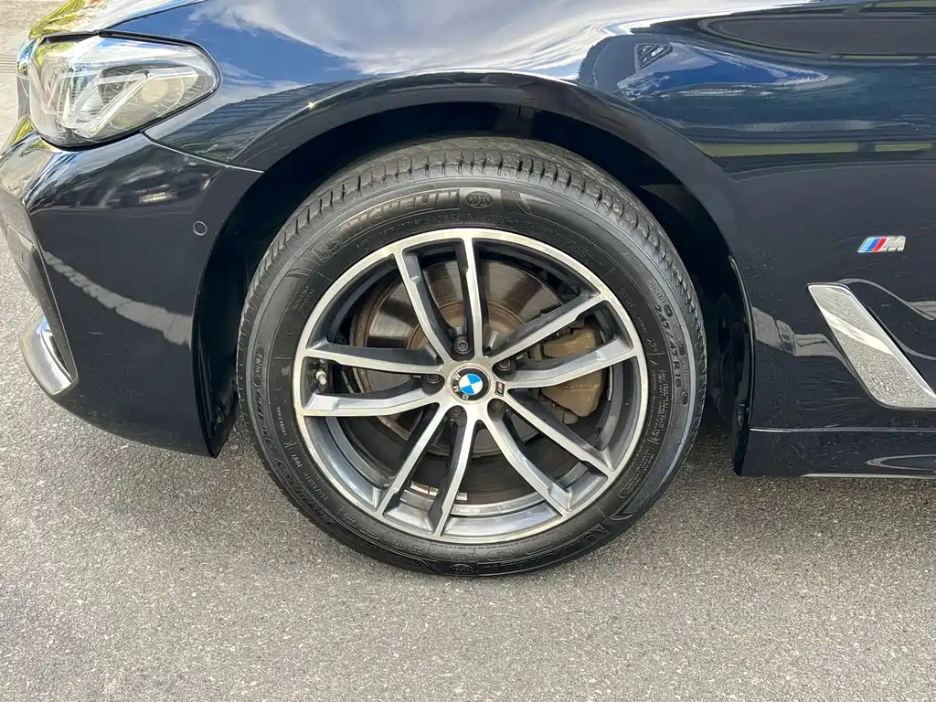 BMW 5 Series — фото 15