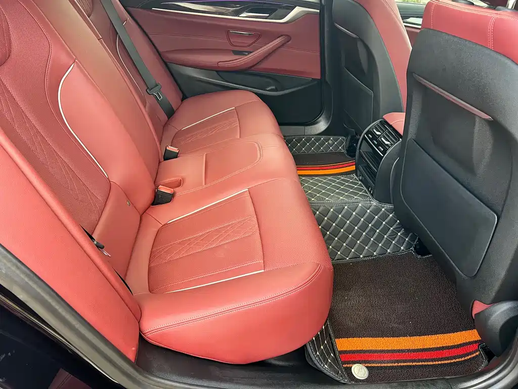BMW 5 Series — фото 10