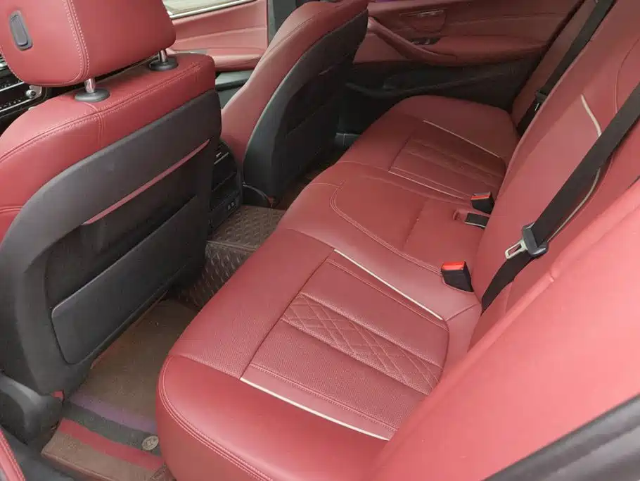 BMW 5 Series — фото 11
