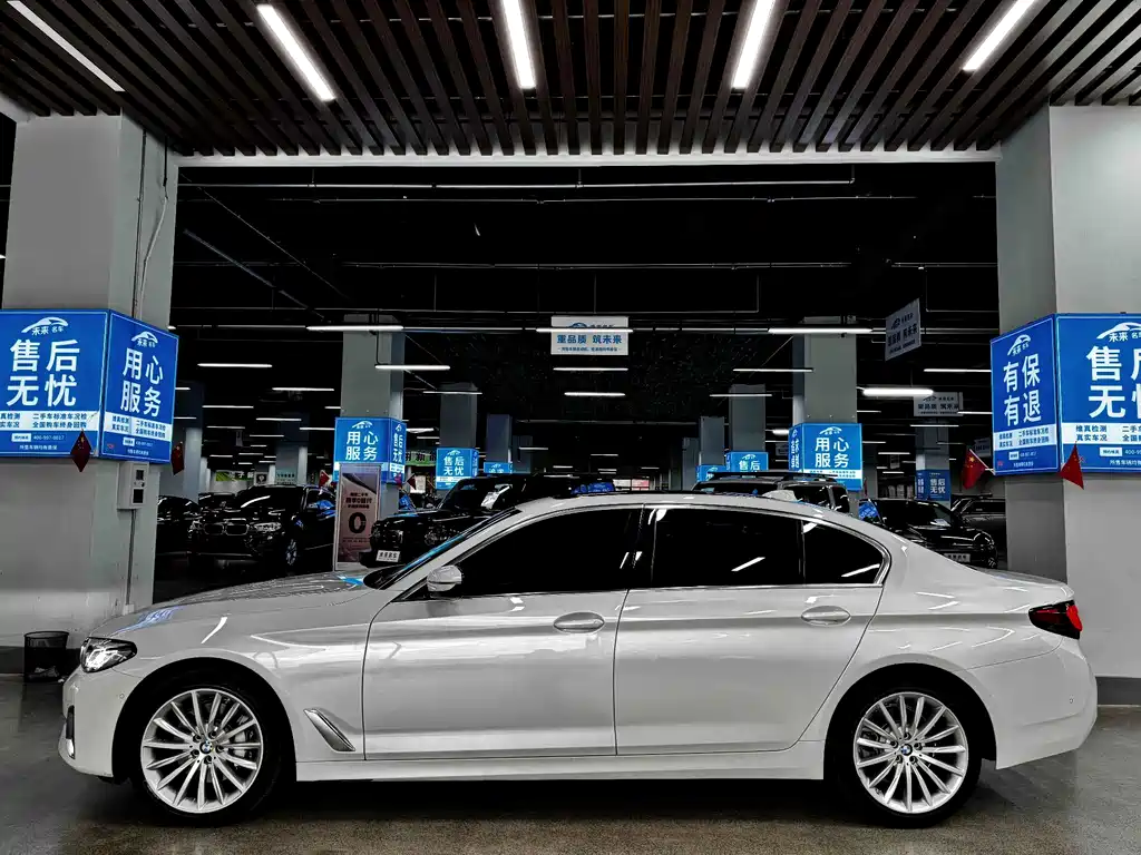 BMW 5 Series — фото 17