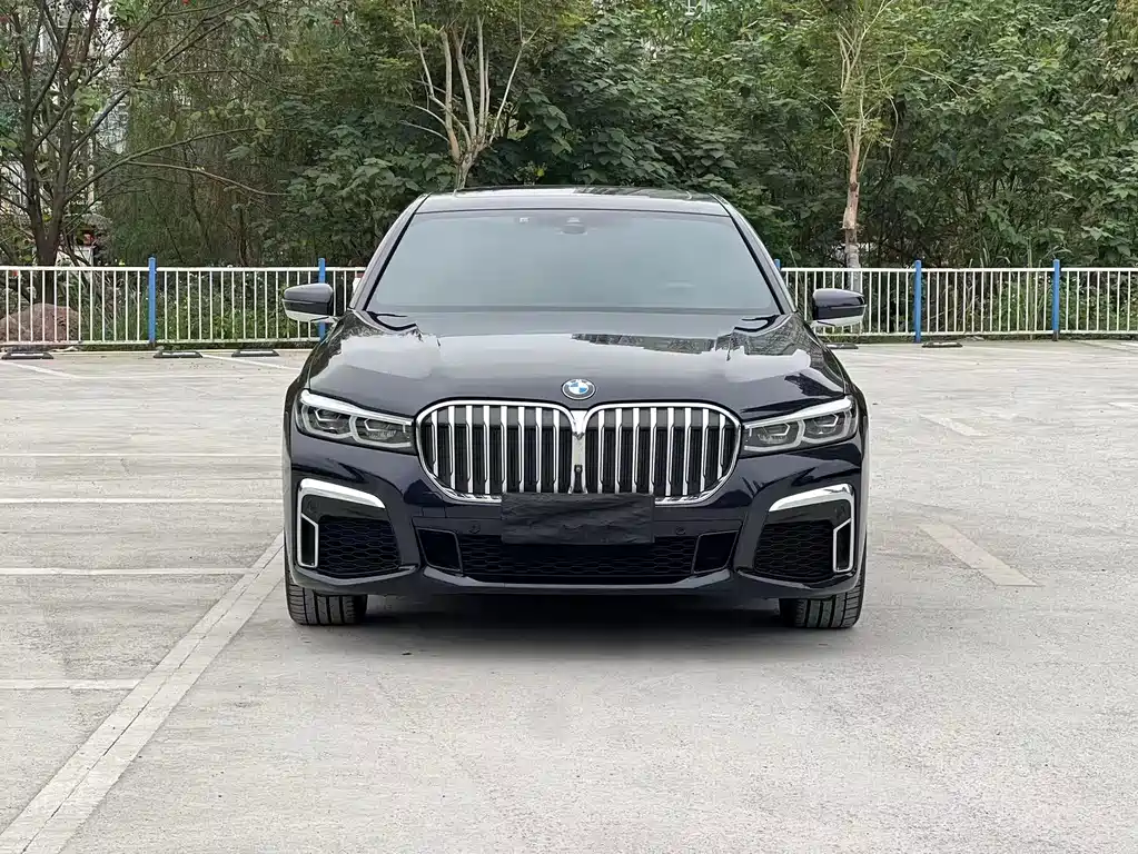 BMW 7 Series — фото 2
