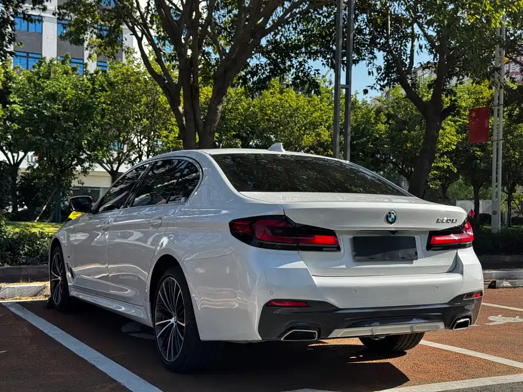 BMW 5 Series — фото 9