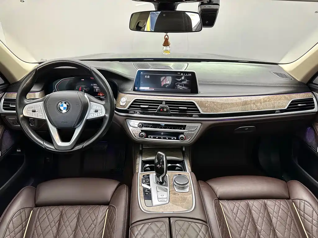 BMW 7 Series — фото 5