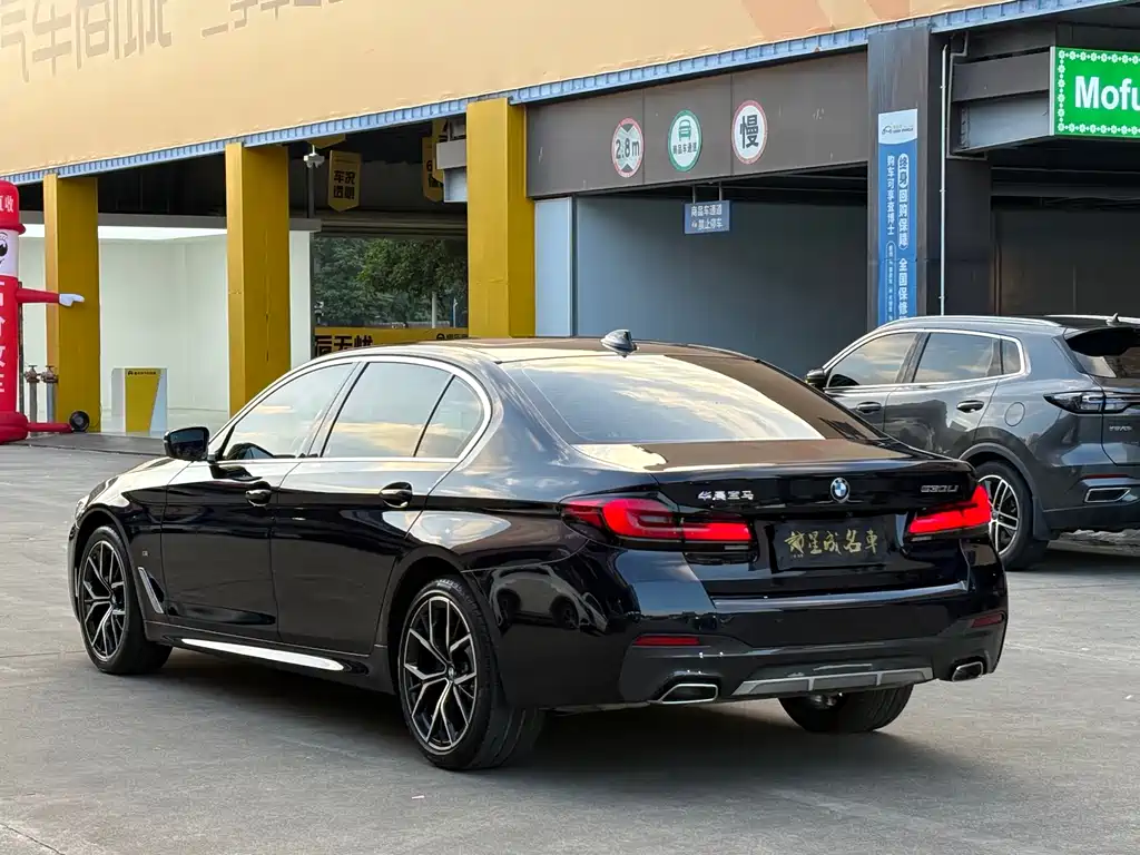BMW 5 Series — фото 20