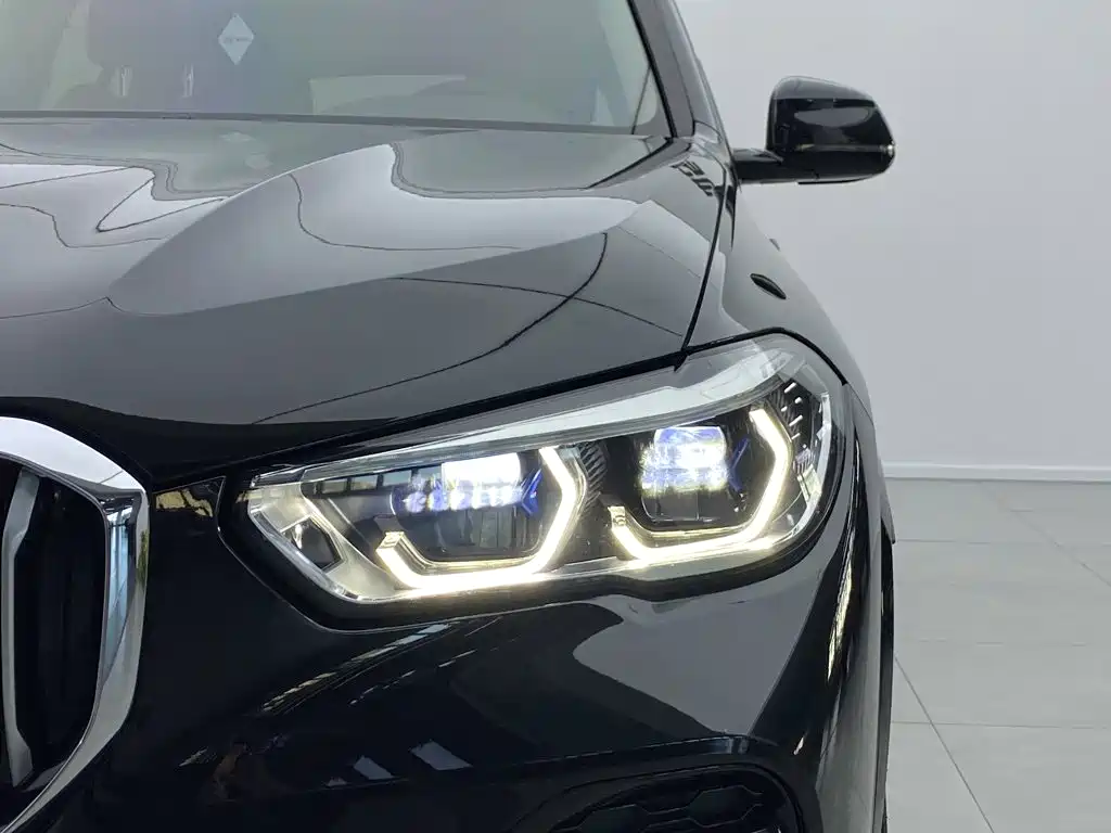 BMW X5 (Import) — фото 6