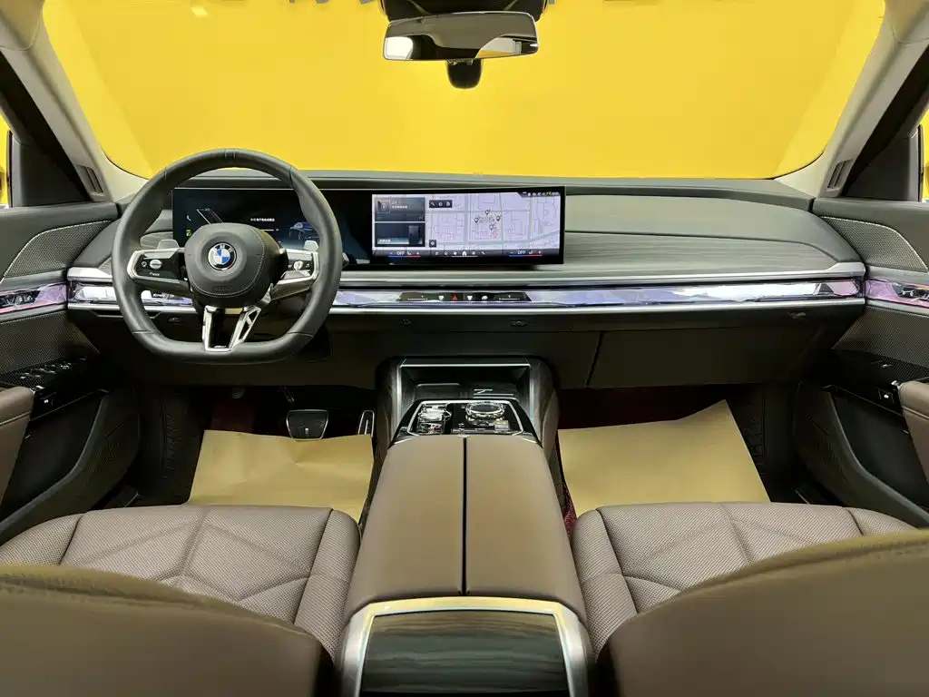 BMW 7 Series — фото 34
