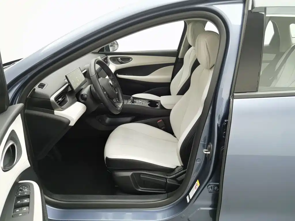 BYD Seal 05 DM-i — фото 10