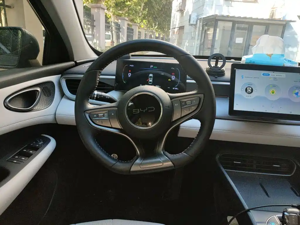 BYD Seal 05 DM-i — фото 6
