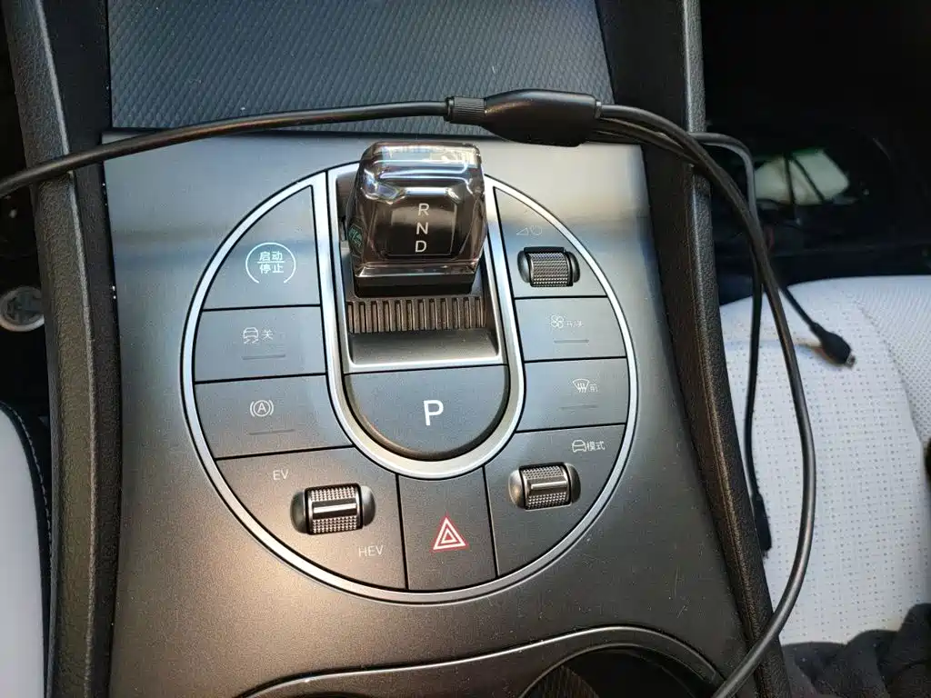 BYD Seal 05 DM-i — фото 10