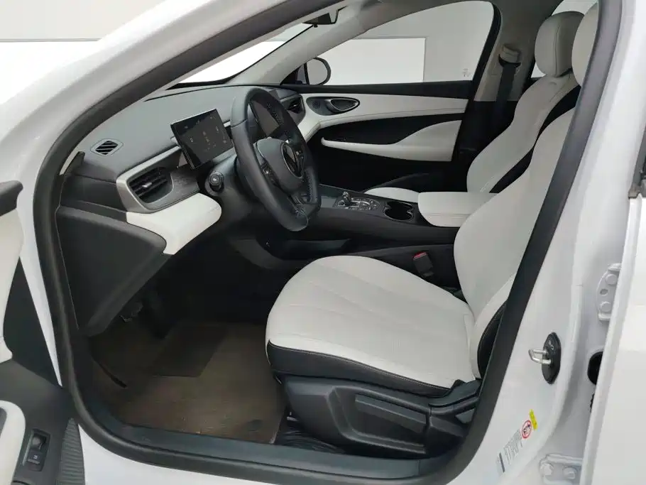 BYD Seal 05 DM-i — фото 9