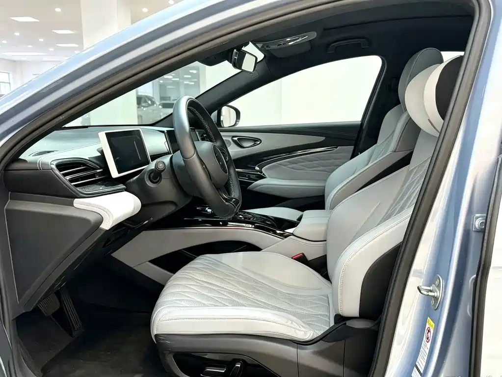 BYD Seal — фото 2