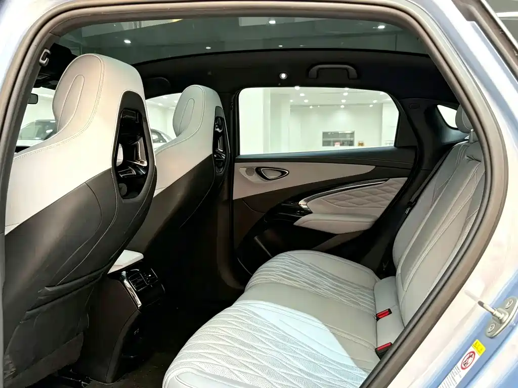 BYD Seal — фото 3