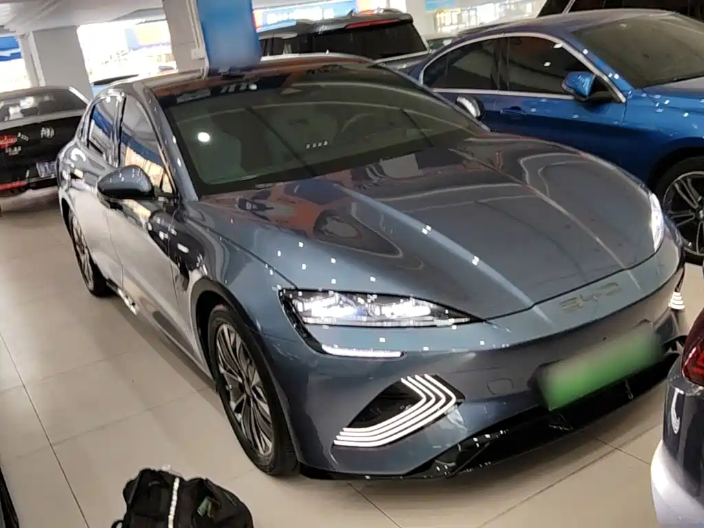 BYD Seal — фото 3