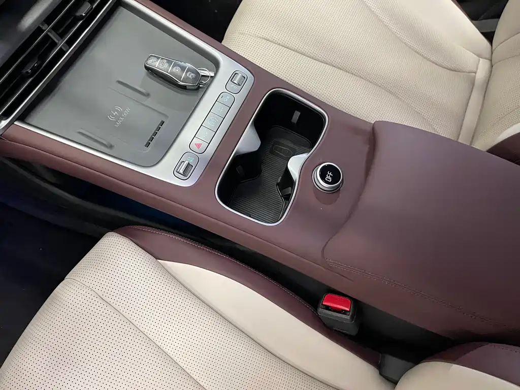 BYD Seal 07 DM-i — фото 11