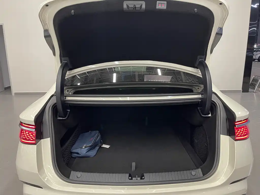 BYD Seal 07 DM-i — фото 22