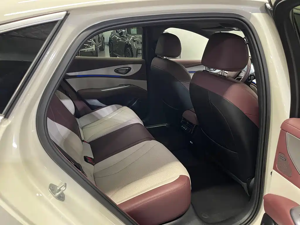 BYD Seal 07 DM-i — фото 24