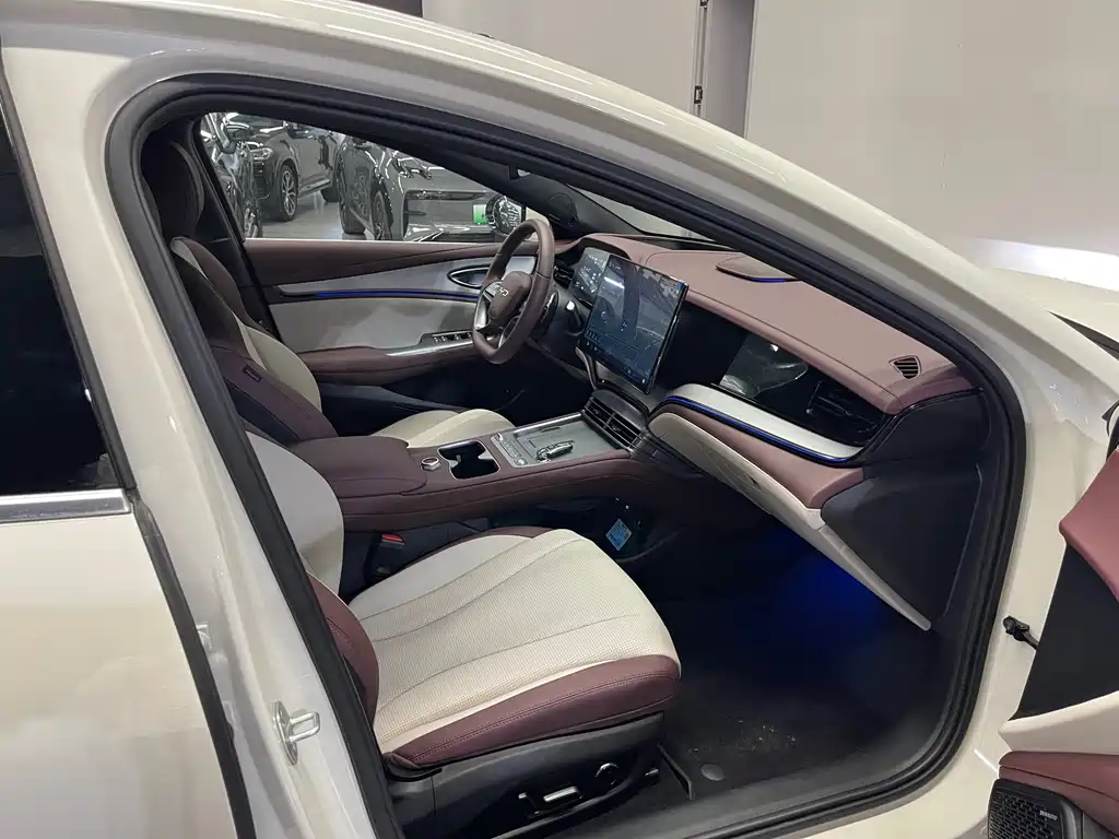 BYD Seal 07 DM-i — фото 26