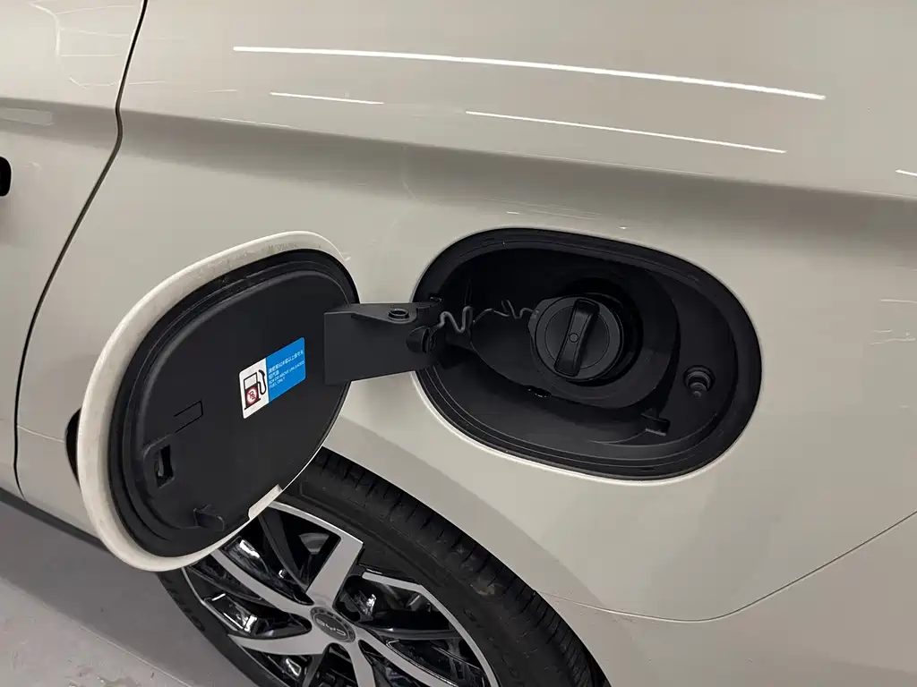 BYD Seal 07 DM-i — фото 33
