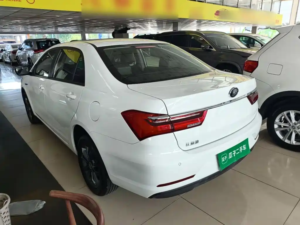 BYD Qin — фото 4