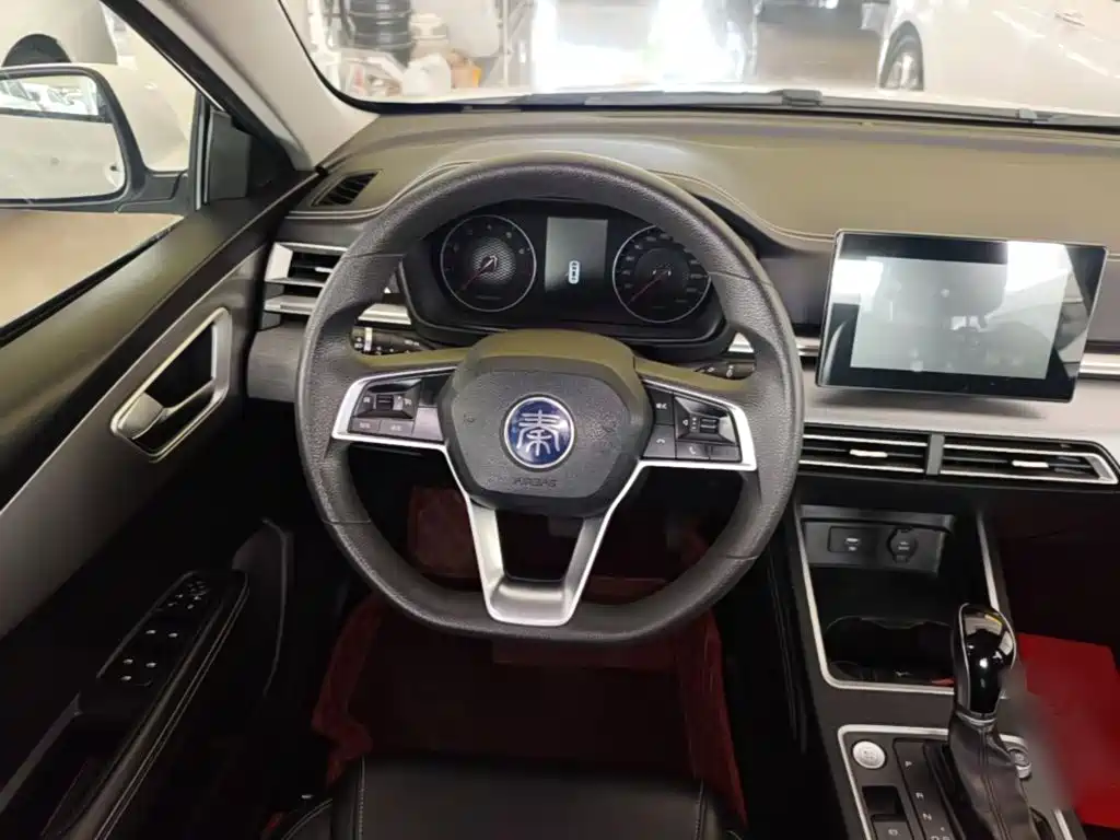 BYD Qin — фото 10