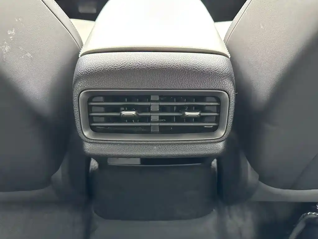 BYD Seal 05 DM-i — фото 8