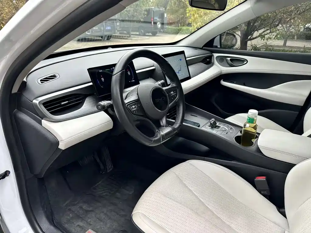 BYD Seal 05 DM-i — фото 10