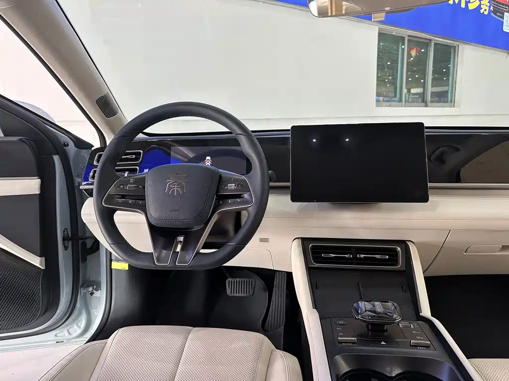BYD Qin L — фото 11