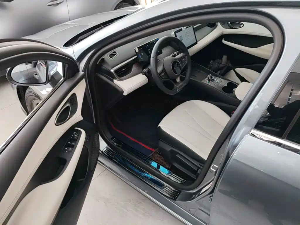 BYD Seal 05 DM-i — фото 15