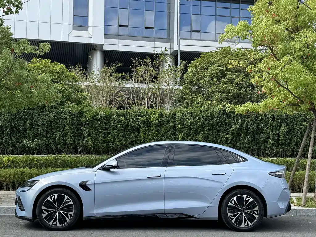 BYD Seal — фото 4