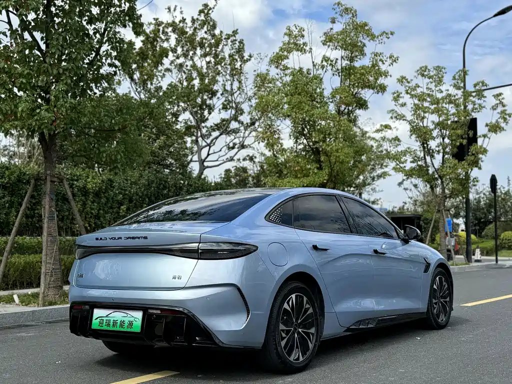 BYD Seal — фото 8