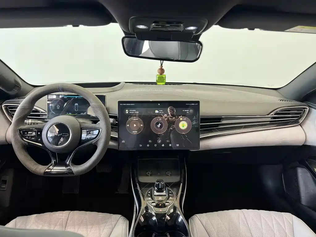 BYD Seal — фото 14