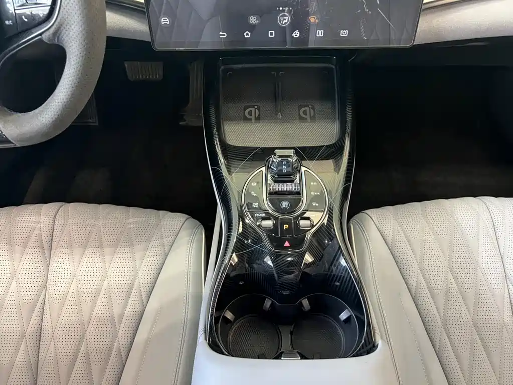 BYD Seal — фото 17