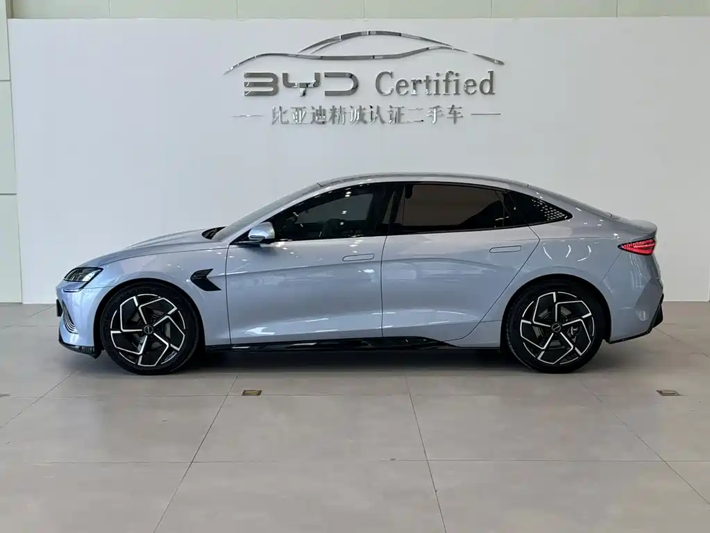 BYD Seal — фото 3