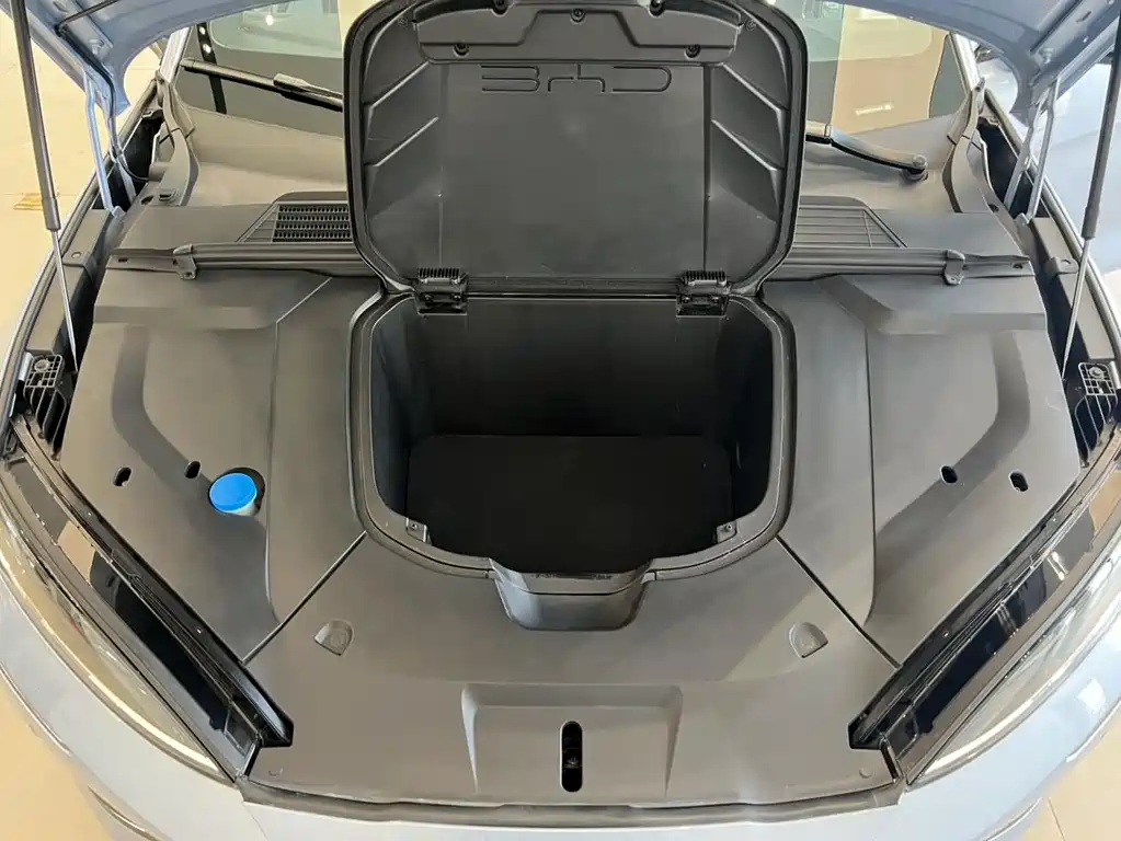 BYD Seal — фото 8