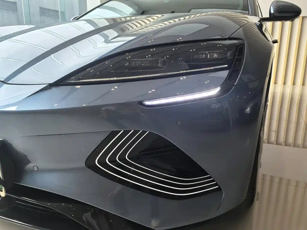 BYD Seal — фото 7