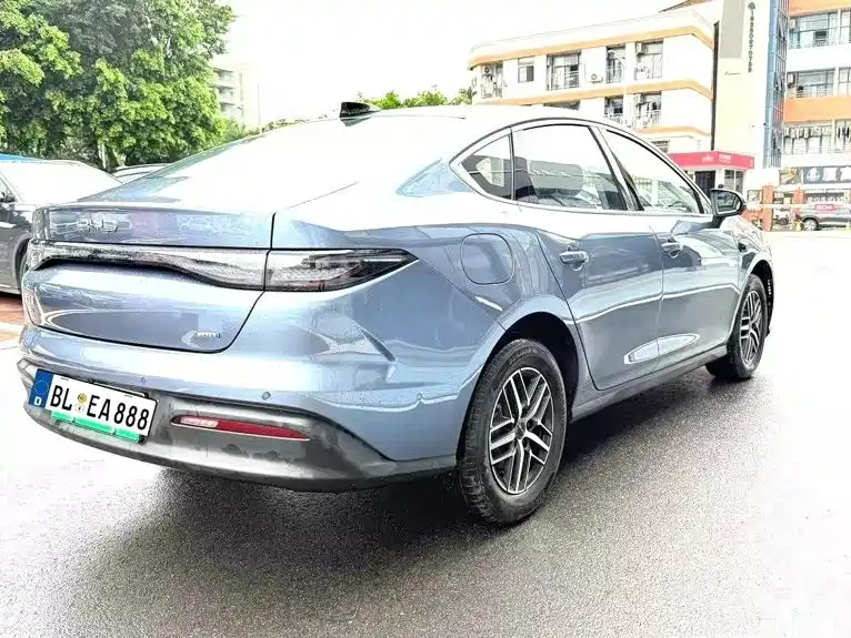 BYD Seal 05 DM-i — фото 9