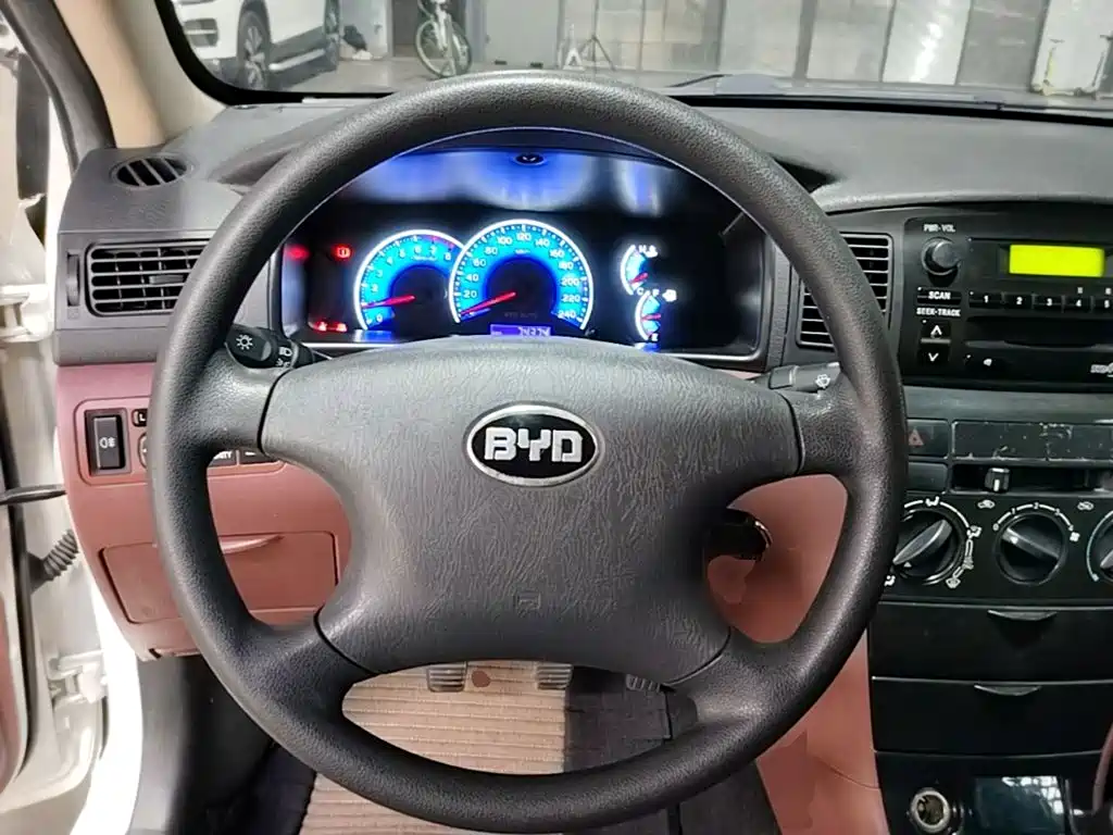 BYD F3 — фото 11