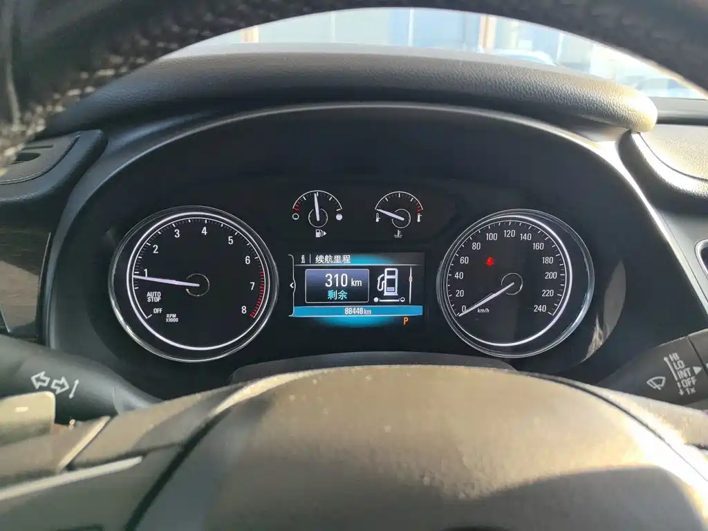 Buick LaCrosse — фото 8