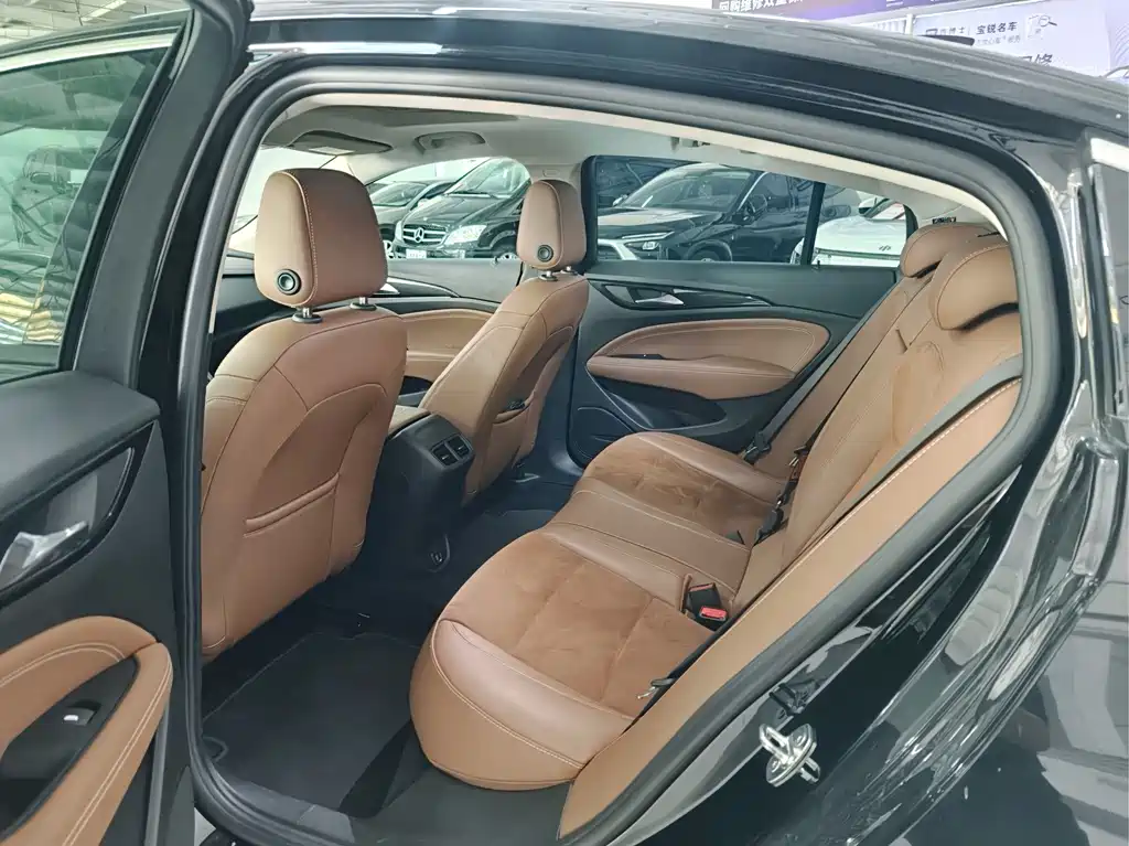 Buick Regal — фото 5